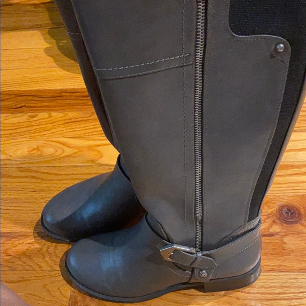 gray boots - Picture 6 of 6